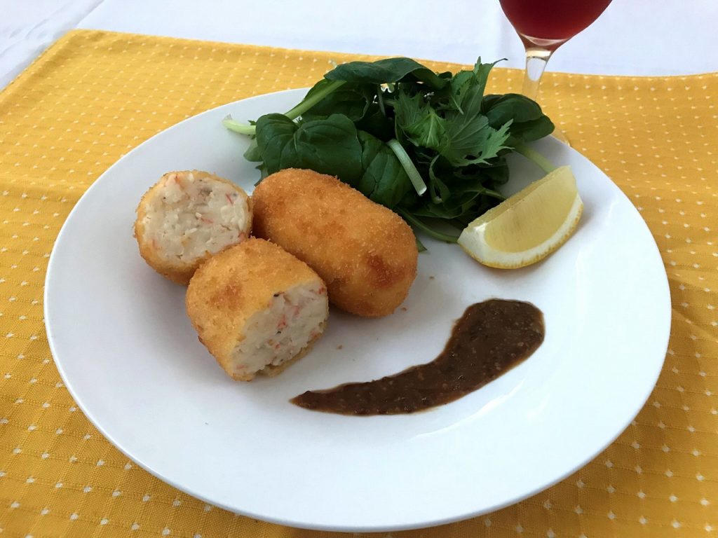 カニカマサラダのクリームコロッケ